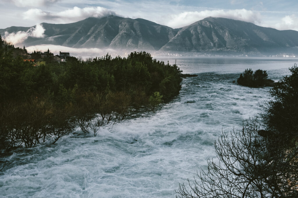 Kıyı Erozyonu ve İklim Değişikliğinin Etkileşimi: Sular